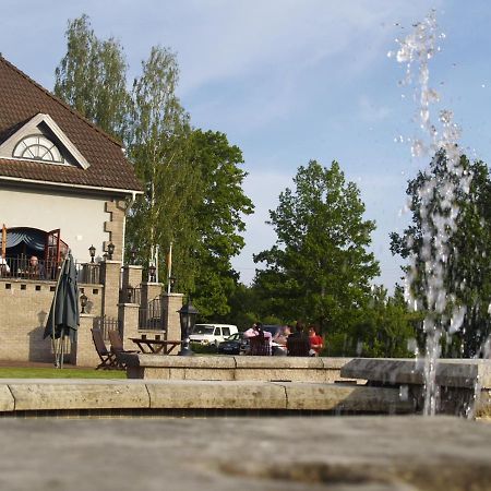 Hotell De Tolly Tõrve Buitenkant foto
