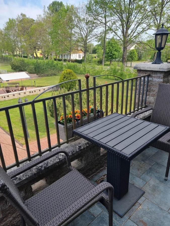 Hotell De Tolly Tõrve Buitenkant foto