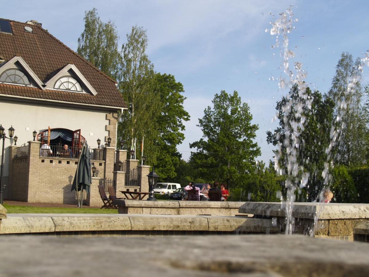 Hotell De Tolly Tõrve Buitenkant foto