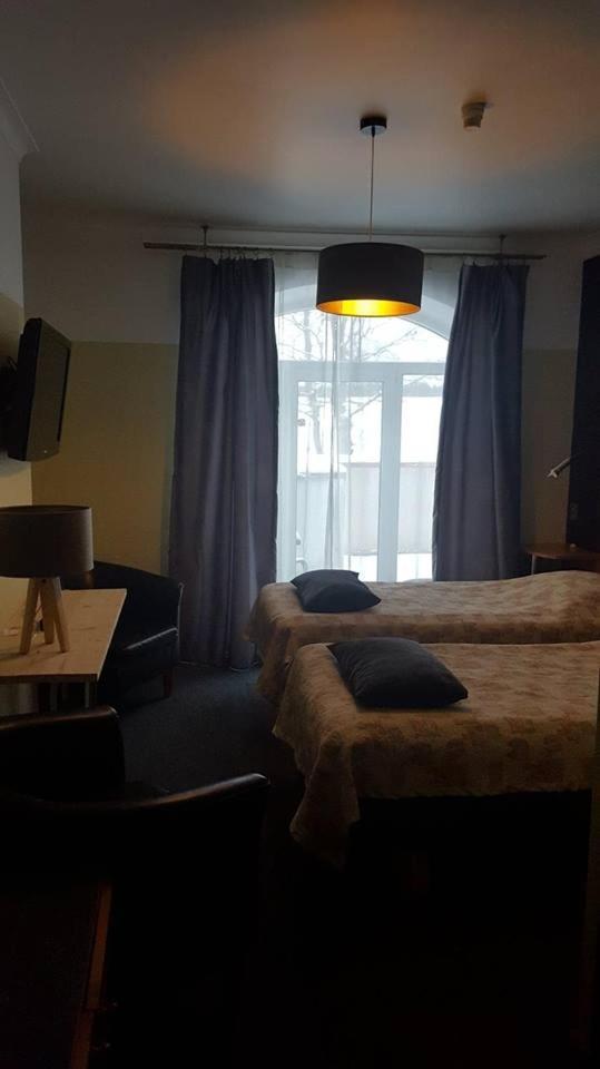 Hotell De Tolly Tõrve Buitenkant foto