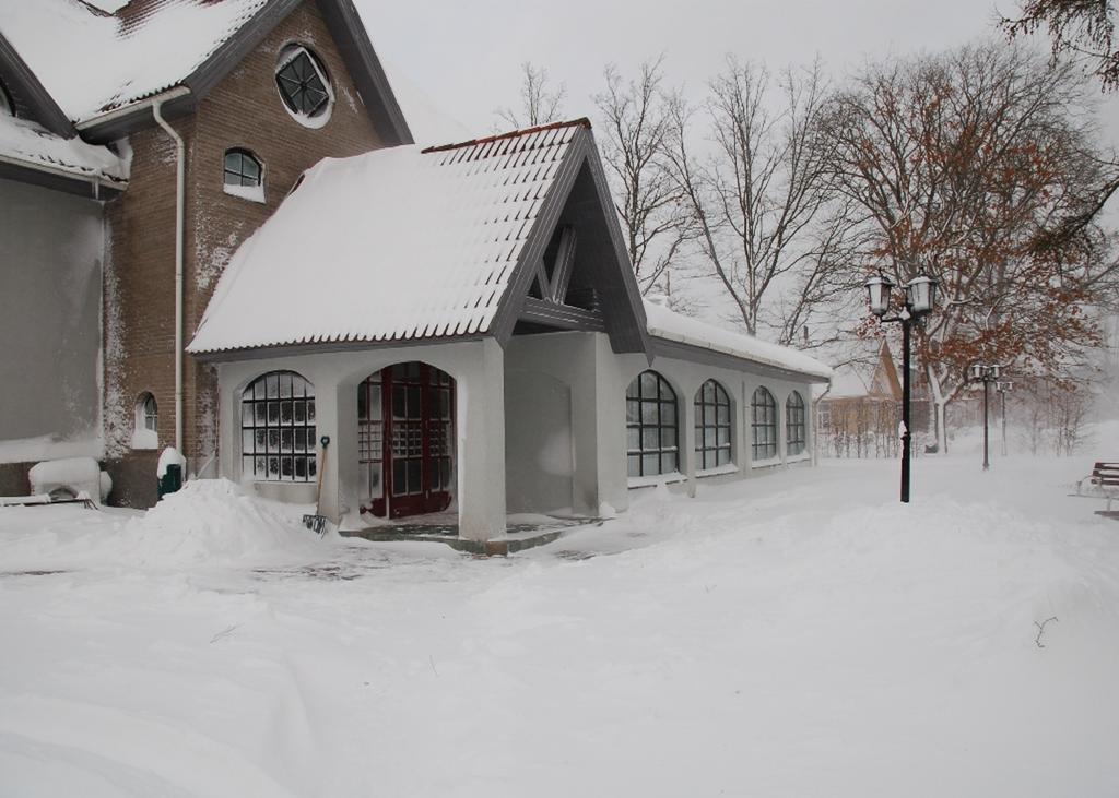Hotell De Tolly Tõrve Buitenkant foto