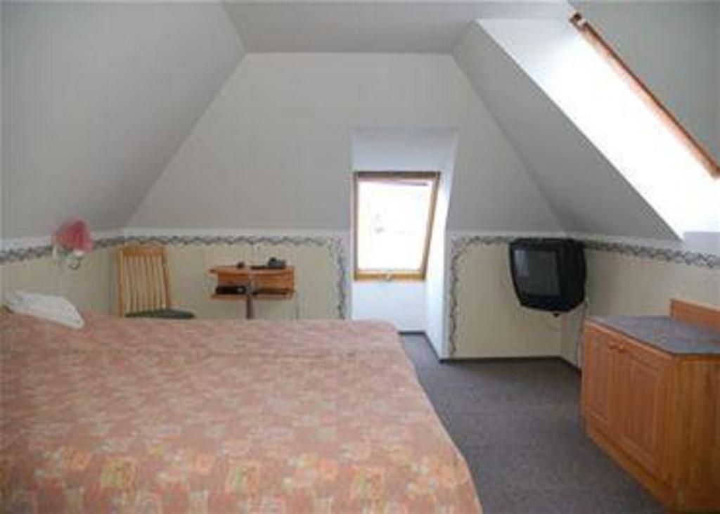 Hotell De Tolly Tõrve Buitenkant foto