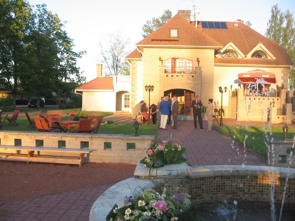 Hotell De Tolly Tõrve Buitenkant foto